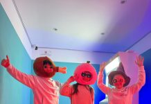 De ce karaoke-ul coreean începe să devină o nouă experiență urbană pentru tot mai mulți români