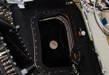 Artemis II a trecut prin spatele Lunii și se întoarce spre Pământ. Cei 4astronauți au doborât recordul de distanță față de Terra