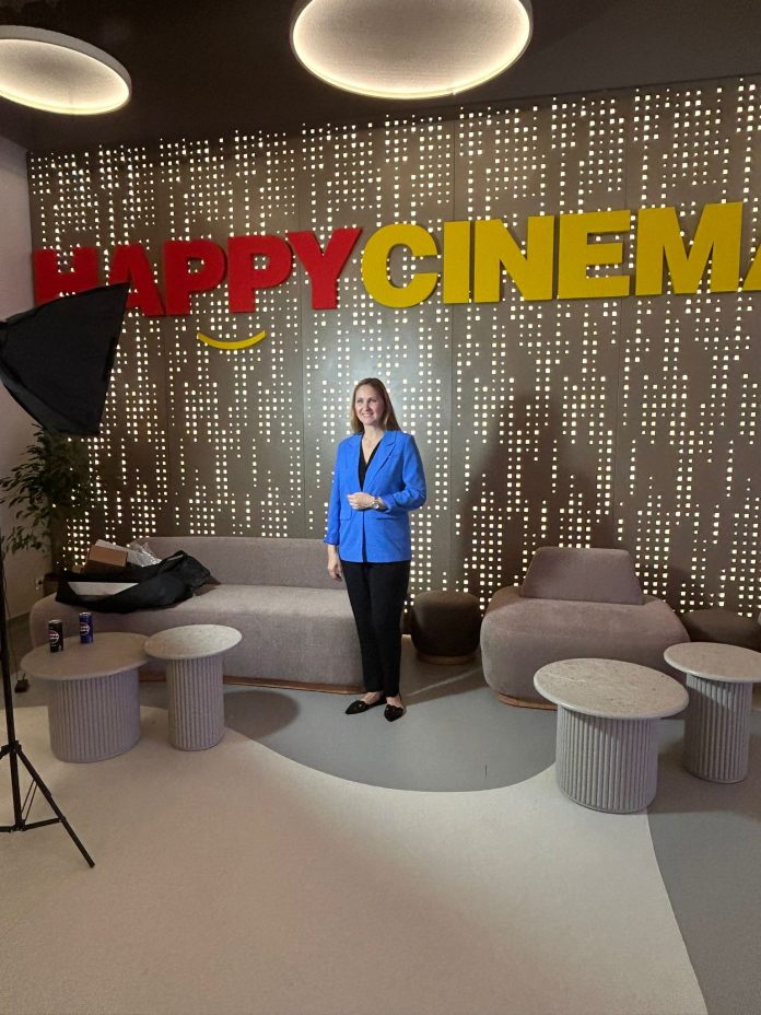 Ecaterina Mateescu.Happy Cinema (4)