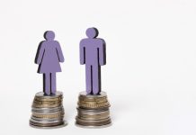 Cât pierd femeile din România din cauza diferențelor salariale față de bărbați
