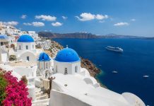 Turism în declin pe Santorini: cutremurele și controversa cu Trivago afectează sezonul estival