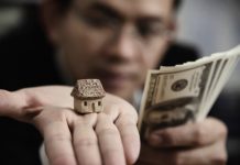 Rata sărăciei din SUA a atins un minim record; venitul gospodăriilor a crescut