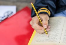 România nu reușește să combată analfabetismul funcțional – jumătate dintre elevi sunt sub nivelul de bază, conform testelor PISA