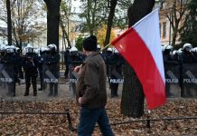 Război pe justiție în Polonia: proteste, intervenția poliției și demisii diplomatice